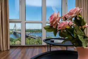 Apartments with crazy panoramic view of the Dniepr